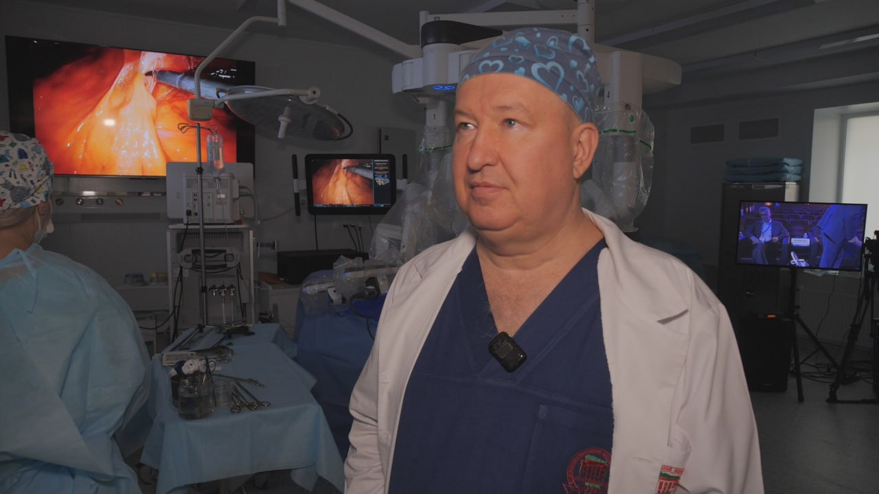 Ректор БГМУ провел мастер-класс в формате life-surgery в рамках конференции «ЭНДОУРОЦЕНТР — 2025»